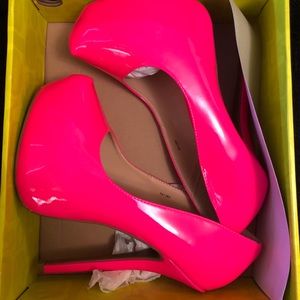 Pink pumps
